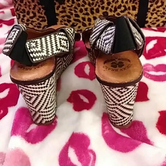 Lucky Brand Sandals - Picture 3 of 8